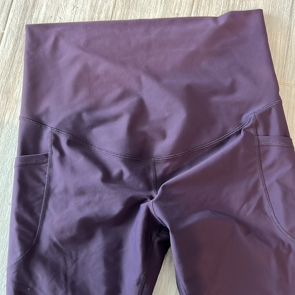 Purple Old Navy Powersoft Maternity 7/8 leggings Large stretchy pregnancy band - Picture 3 of 8